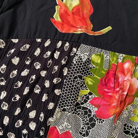 T4a- AIMEE D. Black Strawberry Floral Top - Picture 2 of 6